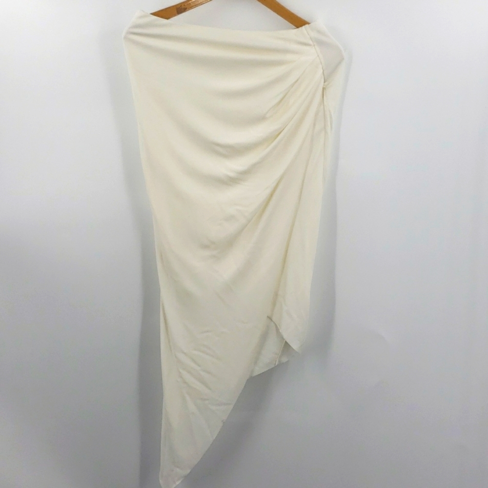Helmut lang white assymetrical skirt - unfortunately doesn’t fit me :(